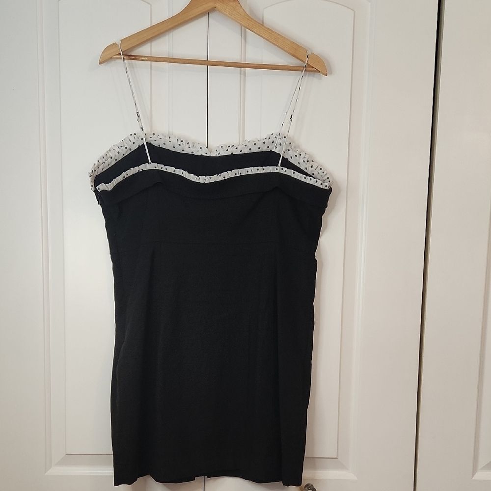 Elegant Black and White Women's Dress - Picture 10 of 16